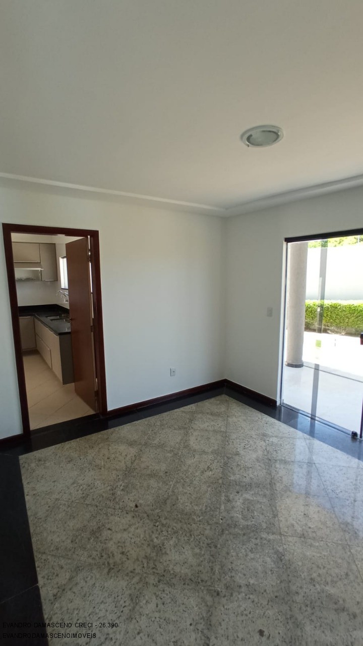 Casa à venda com 4 quartos, 350m² - Foto 11