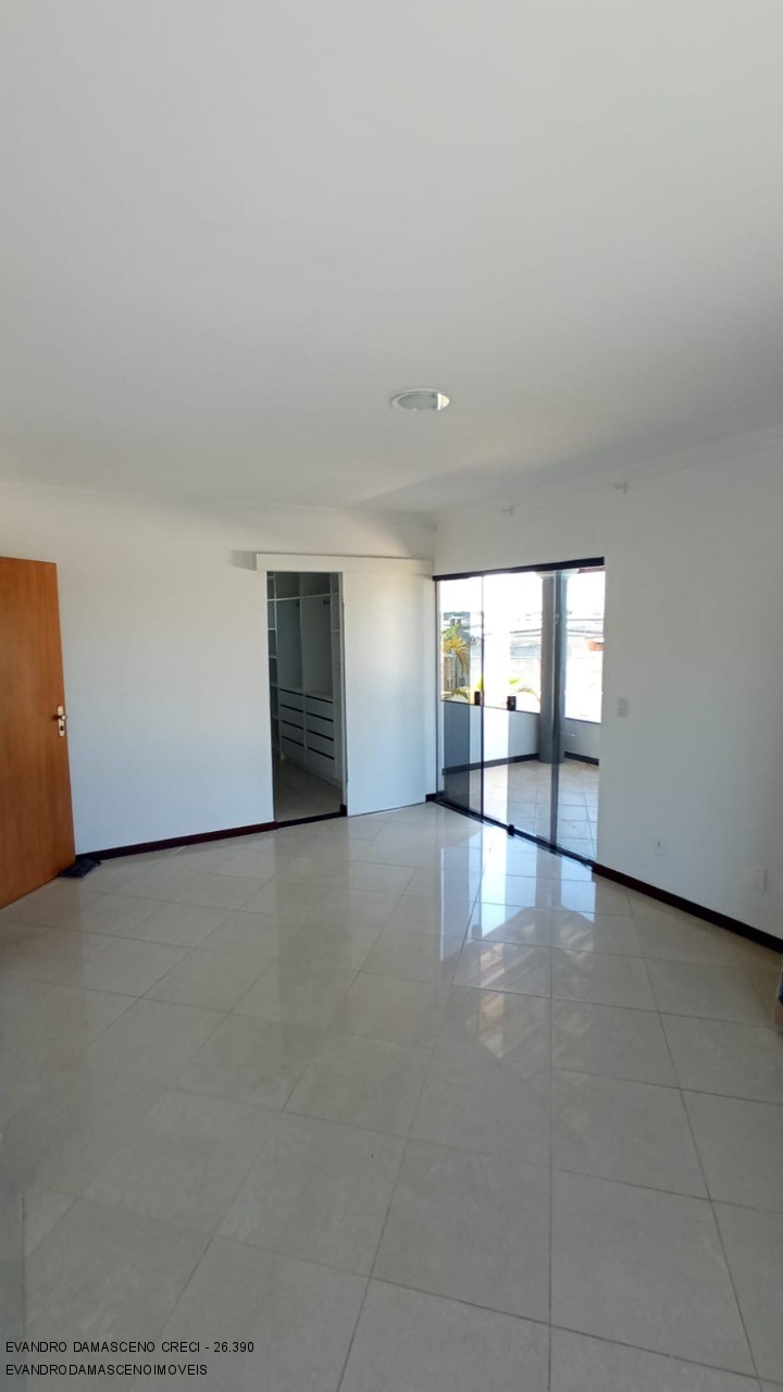 Casa à venda com 4 quartos, 350m² - Foto 23