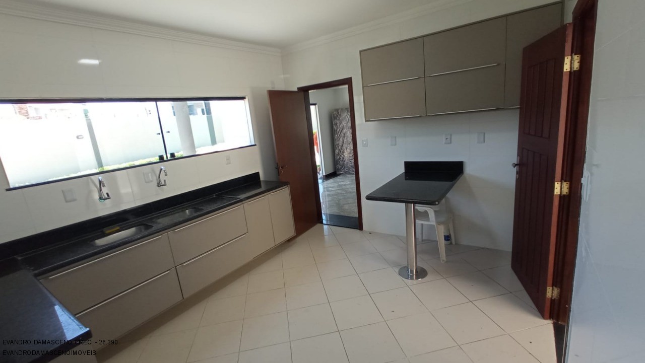 Casa à venda com 4 quartos, 350m² - Foto 27