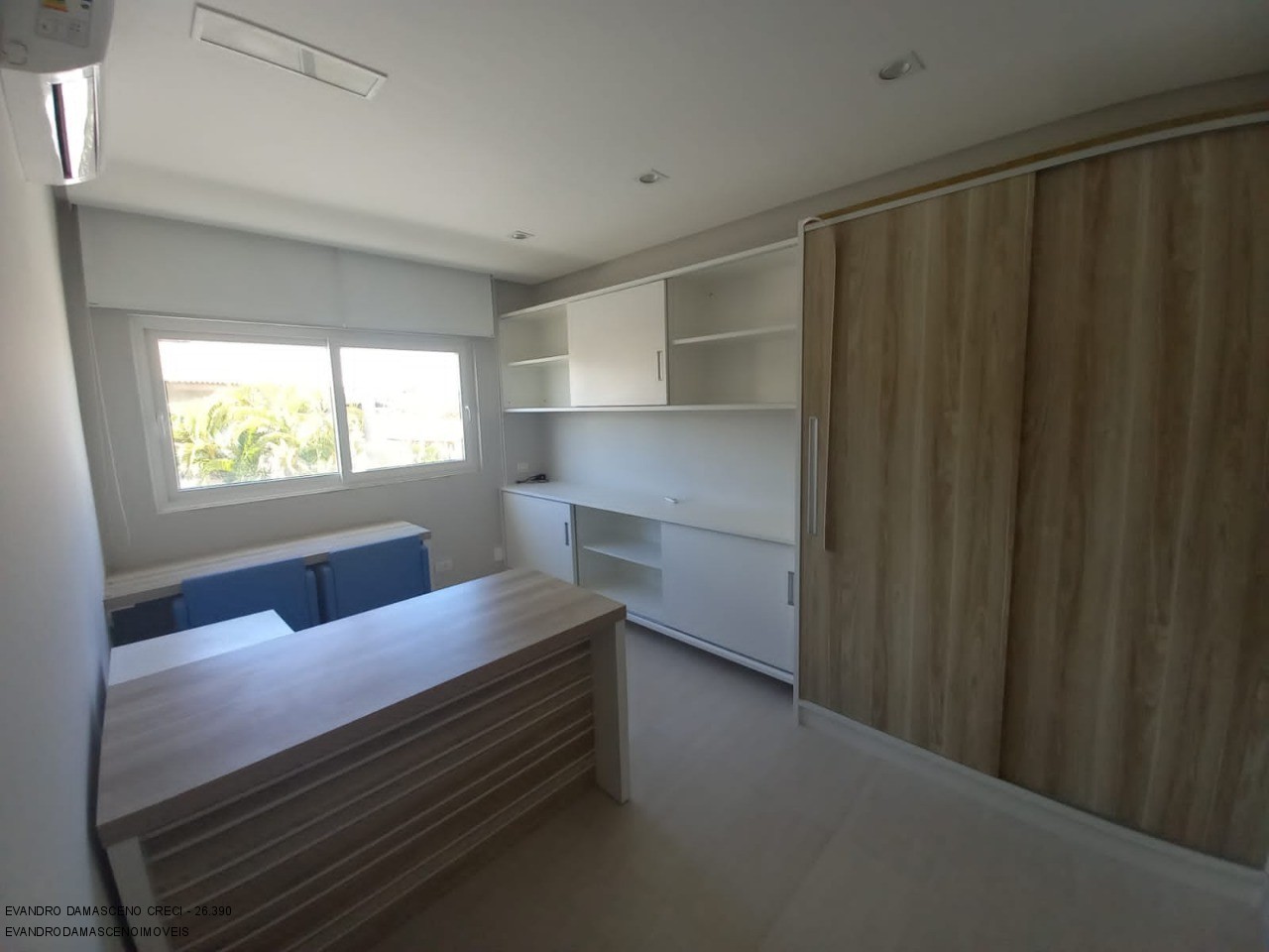 Casa à venda com 4 quartos, 600m² - Foto 3