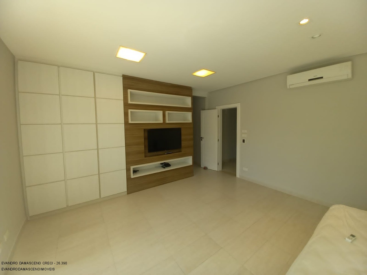 Casa à venda com 4 quartos, 600m² - Foto 11