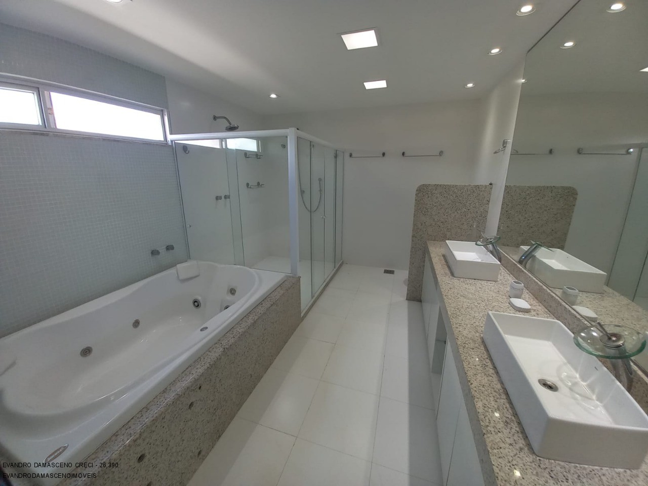 Casa à venda com 4 quartos, 600m² - Foto 12