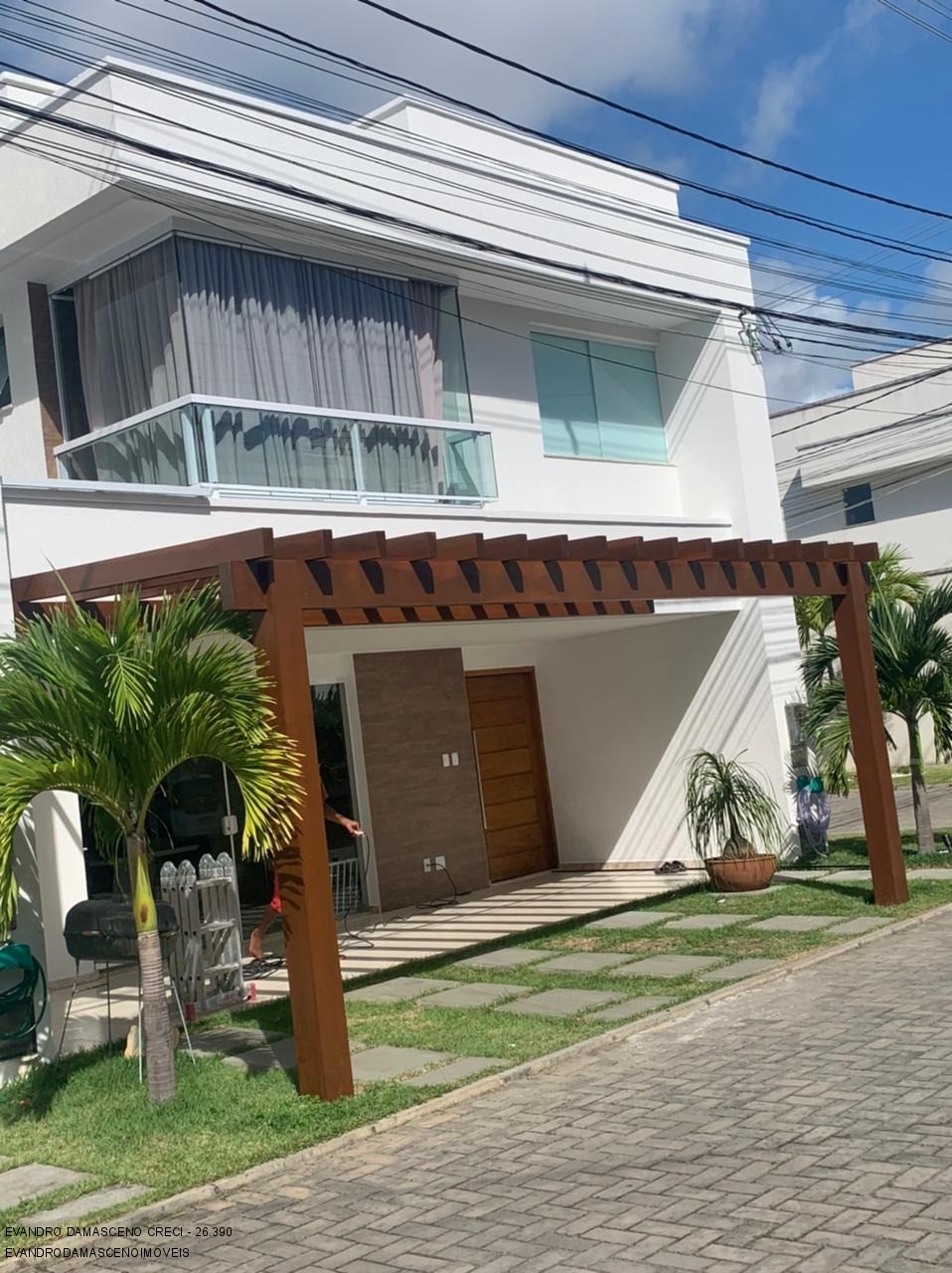 Casa à venda com 4 quartos, 146m² - Foto 1