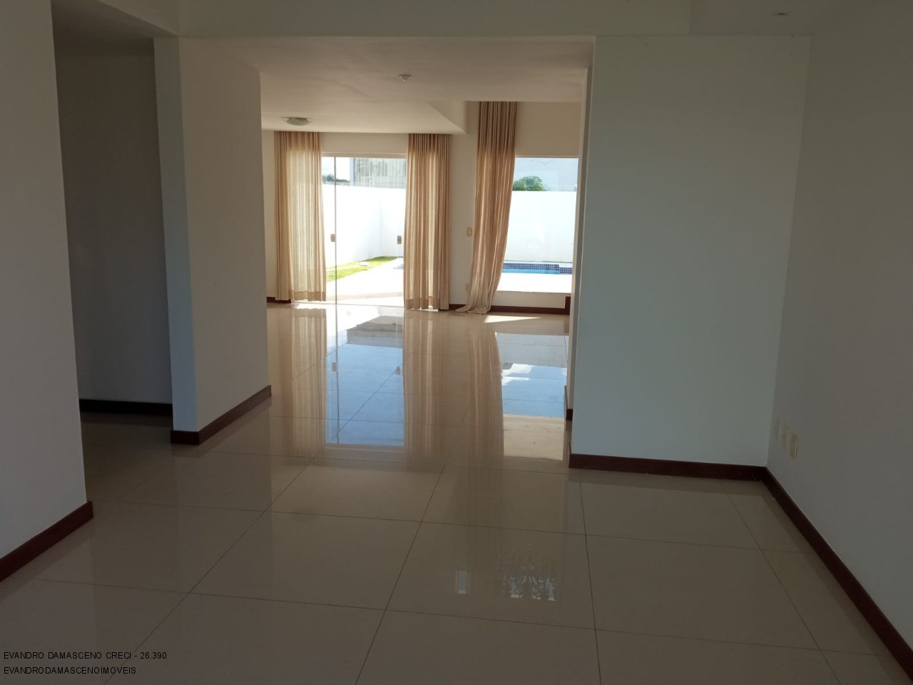 Casa para alugar com 4 quartos, 280m² - Foto 45