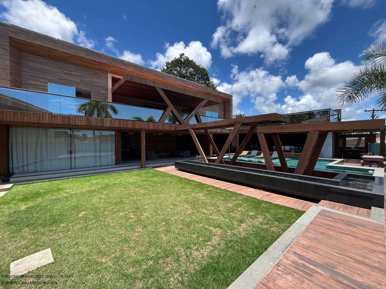 Casa à venda e aluguel com 5 quartos, 1500m² - Foto 61