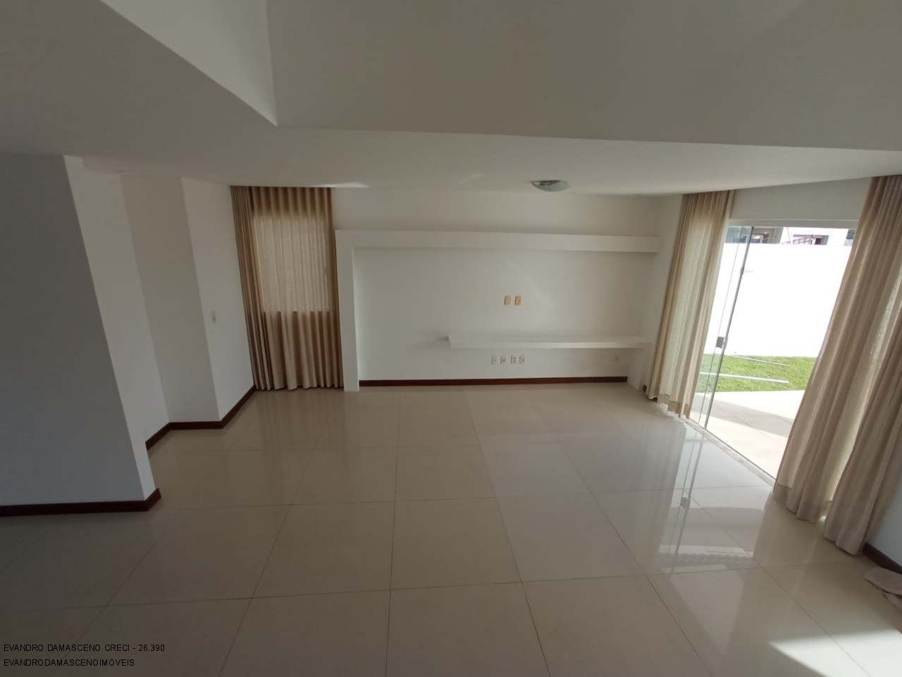 Casa para alugar com 4 quartos, 280m² - Foto 43