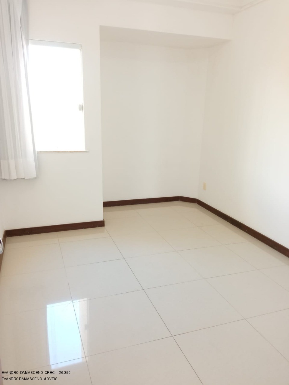 Casa para alugar com 4 quartos, 280m² - Foto 26