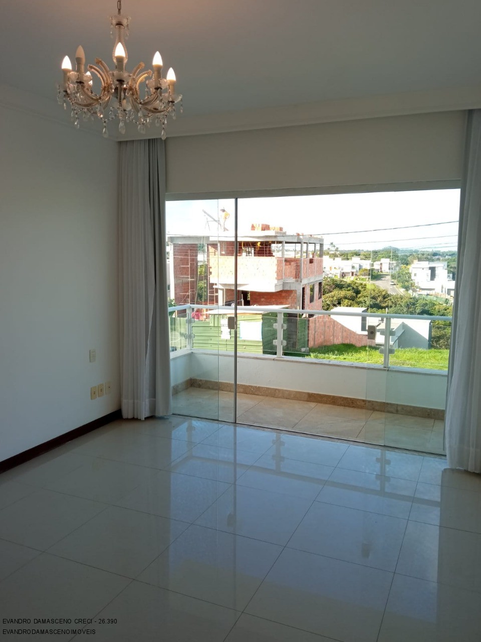 Casa para alugar com 4 quartos, 280m² - Foto 24