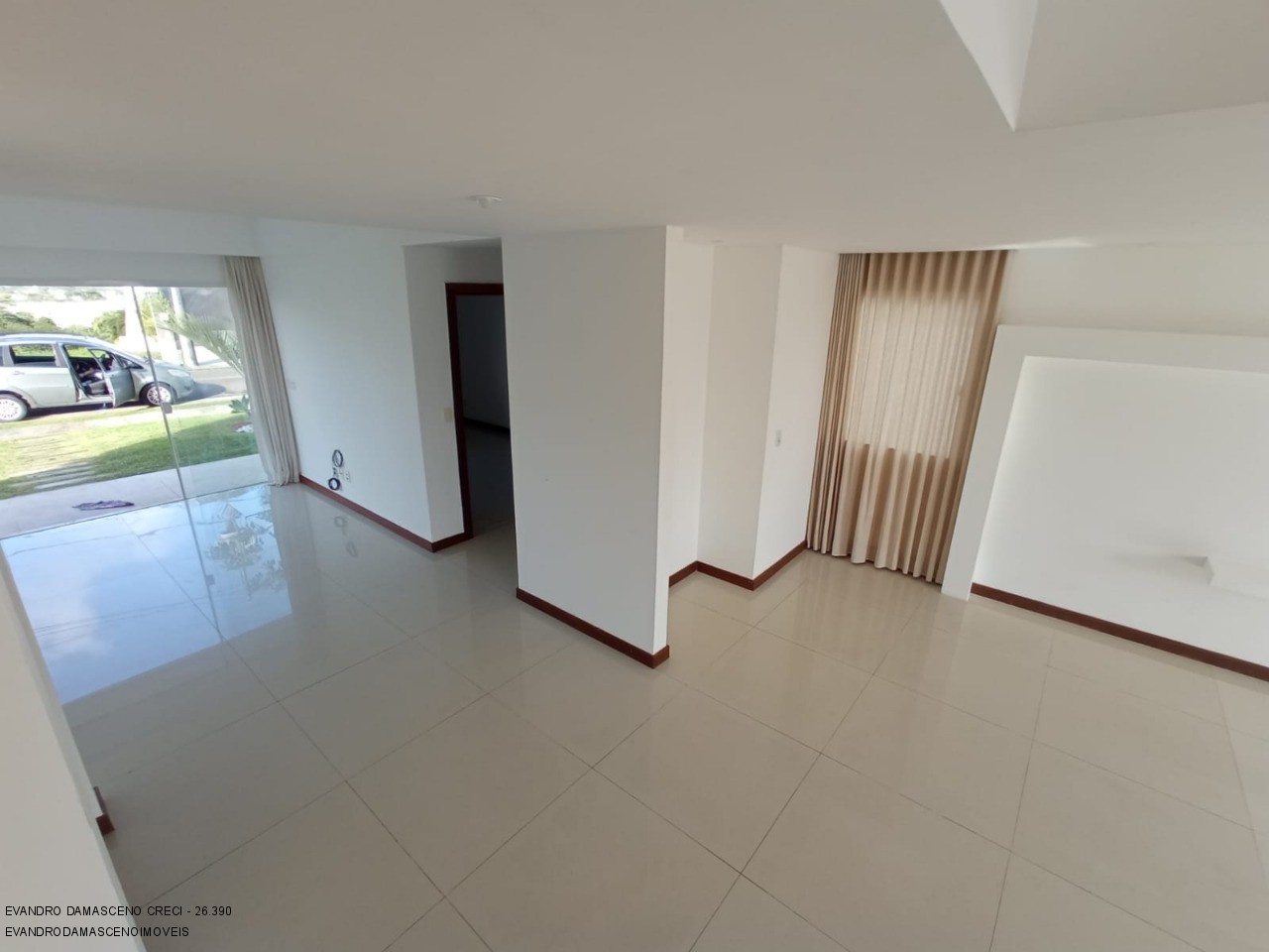 Casa para alugar com 4 quartos, 280m² - Foto 13