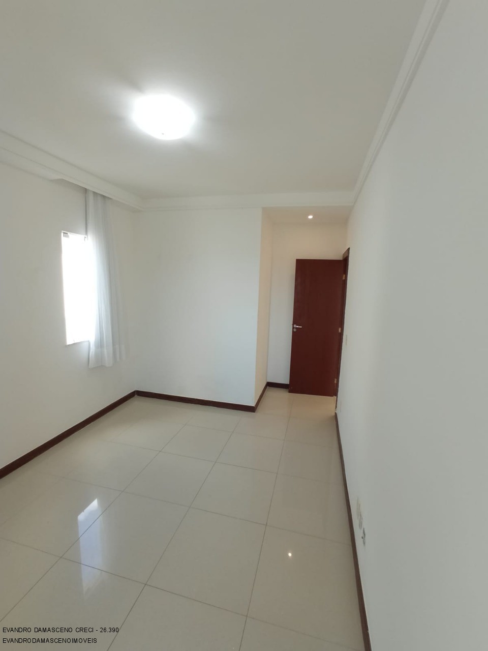 Casa para alugar com 4 quartos, 280m² - Foto 44