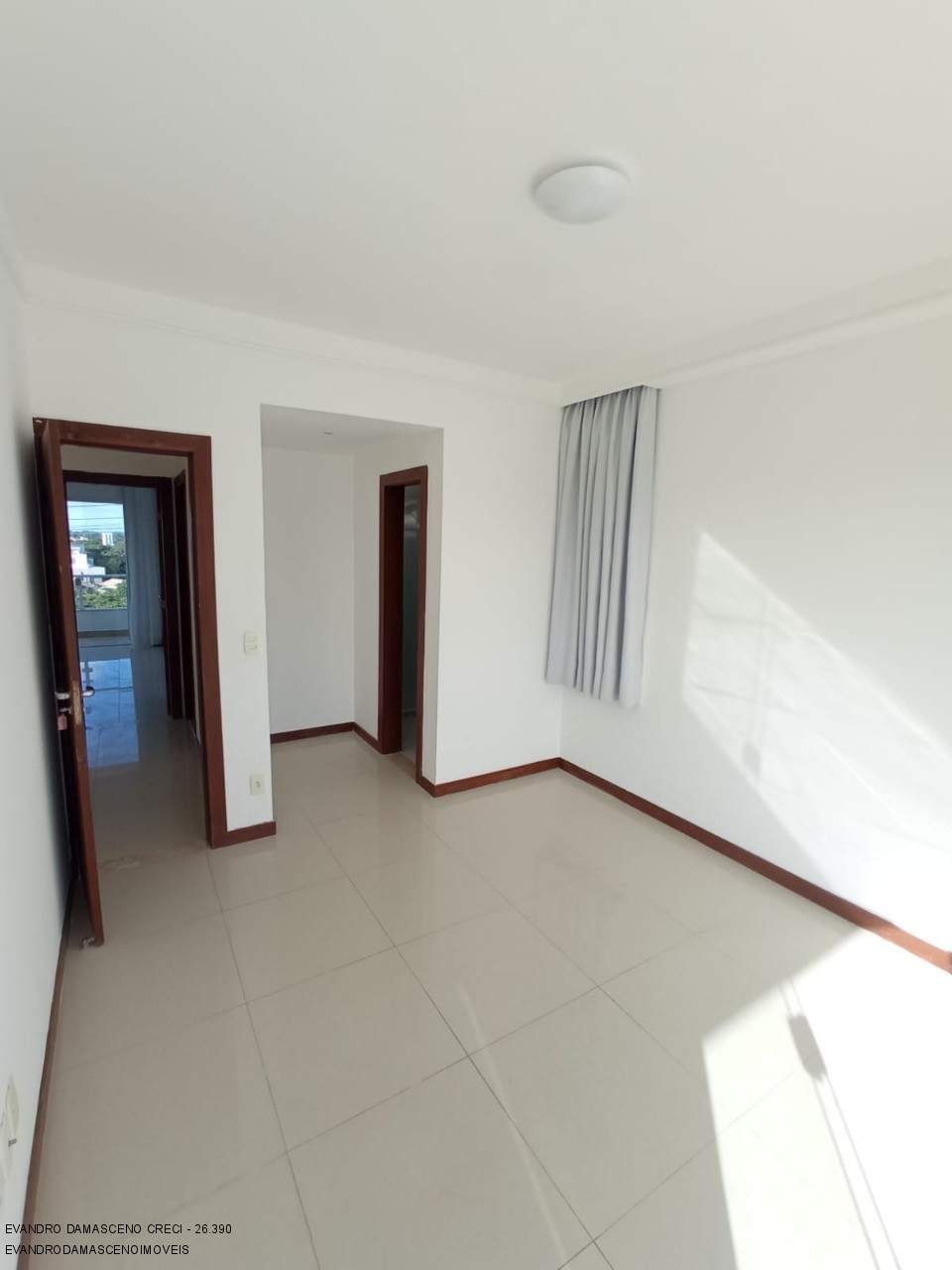 Casa para alugar com 4 quartos, 280m² - Foto 14