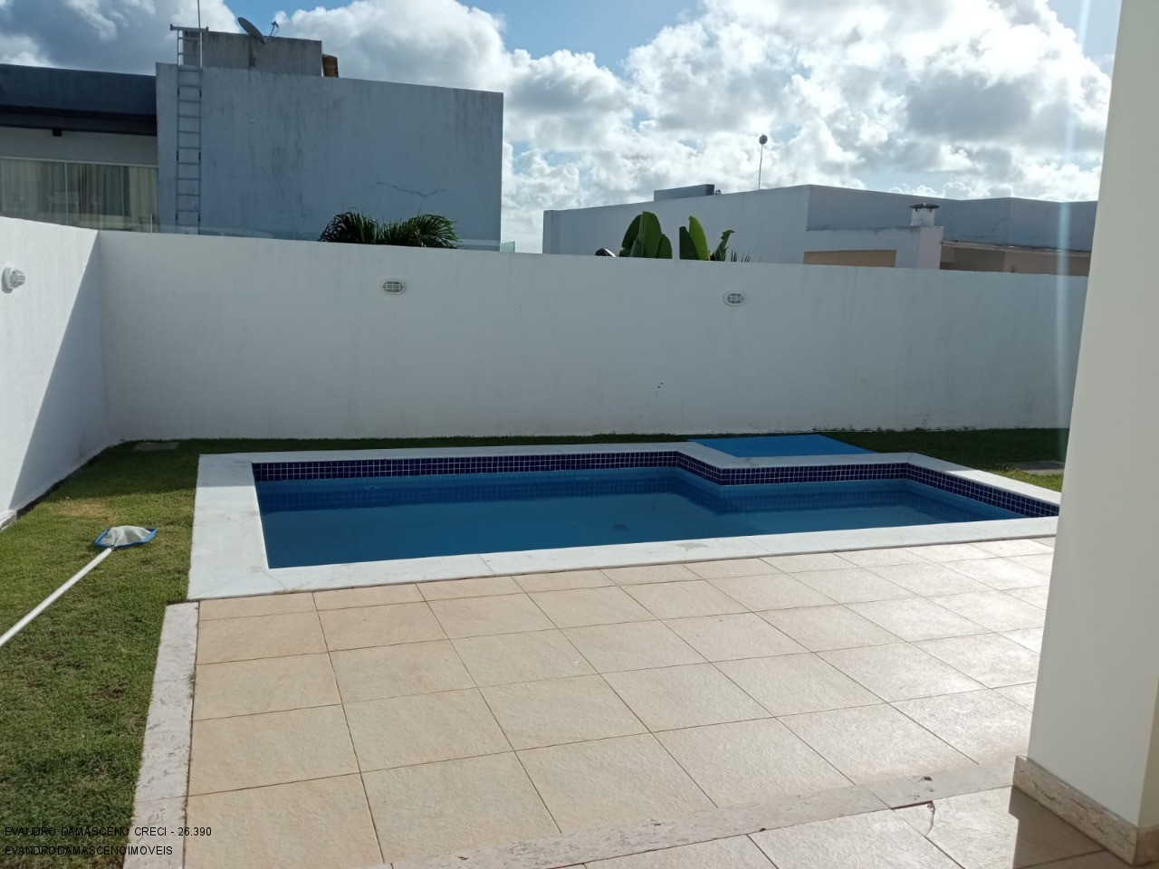 Casa para alugar com 4 quartos, 280m² - Foto 35