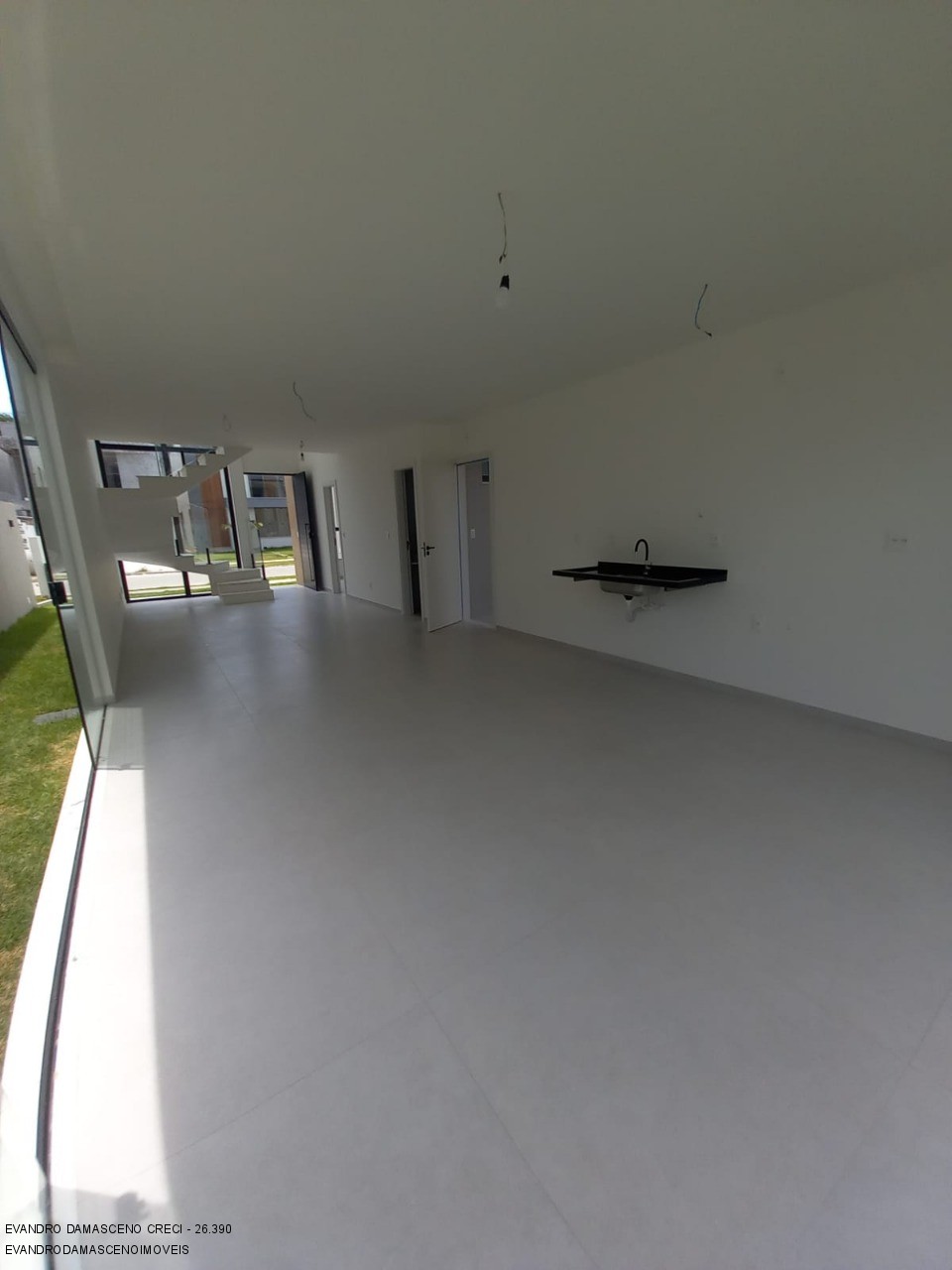 Casa à venda com 4 quartos, 148m² - Foto 2