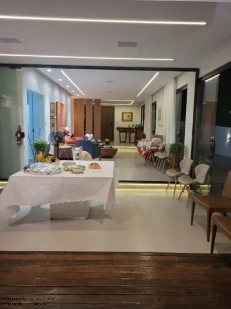 Casa à venda com 4 quartos, 290m² - Foto 3