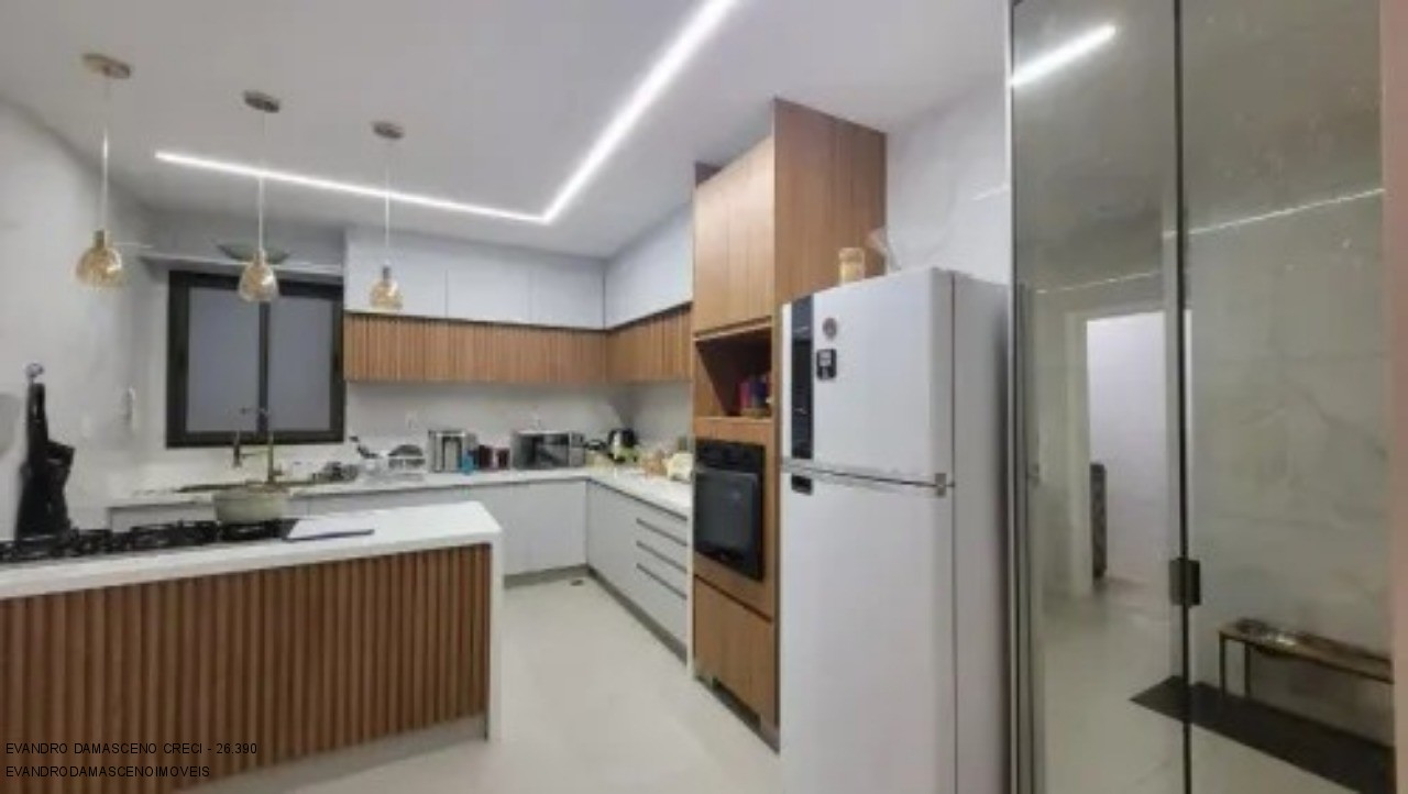 Casa à venda com 4 quartos, 290m² - Foto 10