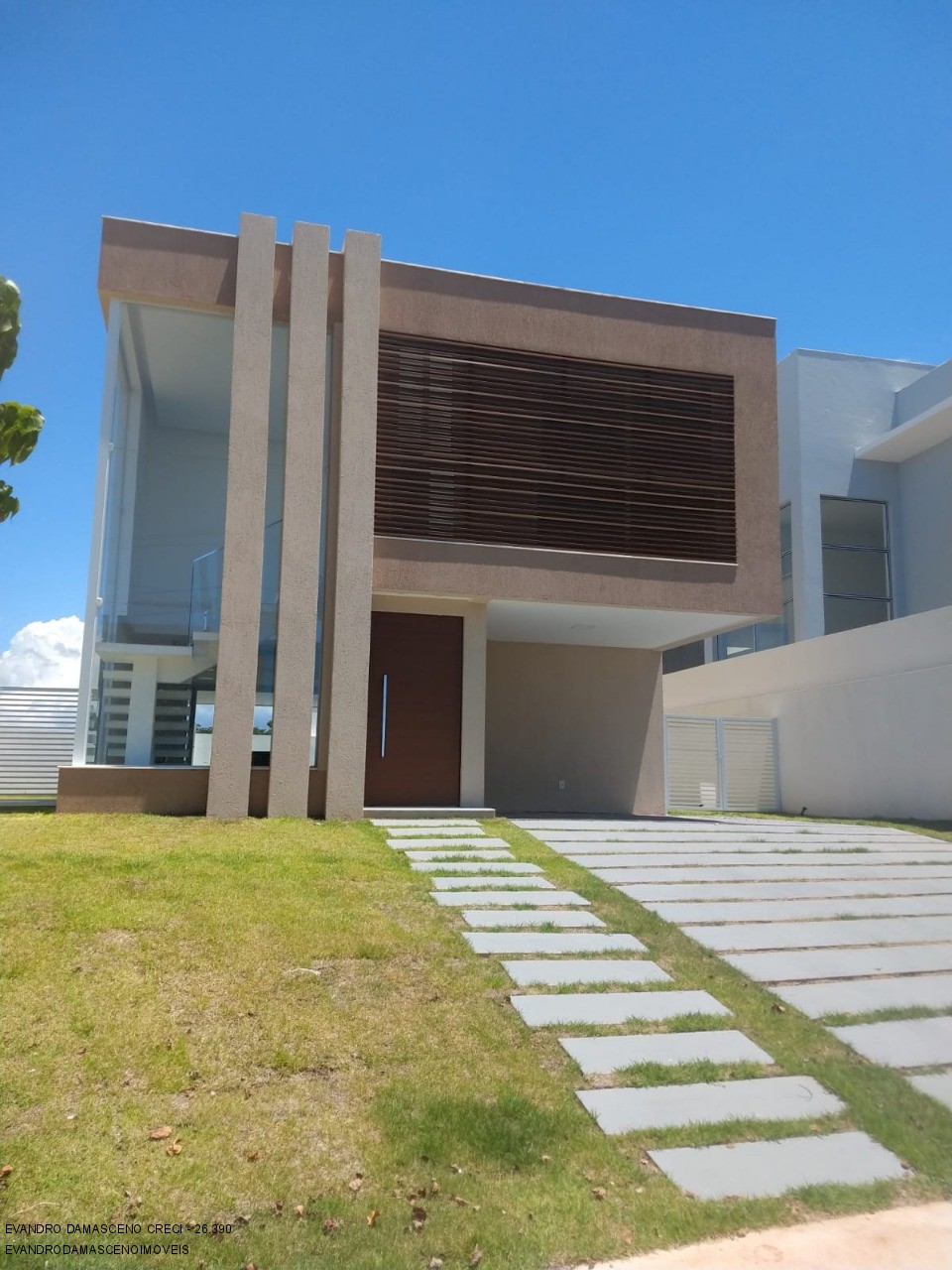 Casa à venda com 5 quartos, 267m² - Foto 1