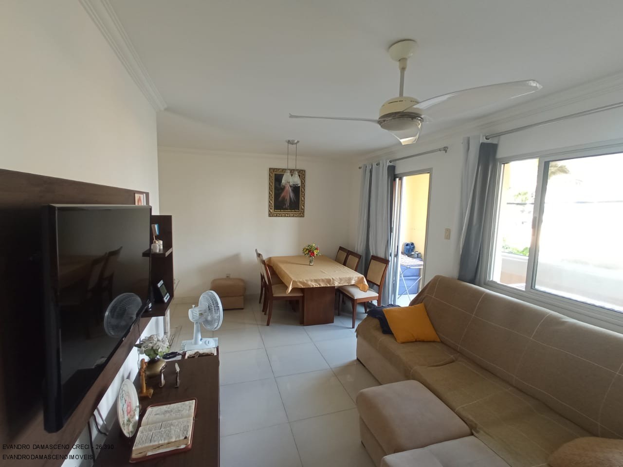 Apartamento à venda com 3 quartos, 71m² - Foto 2