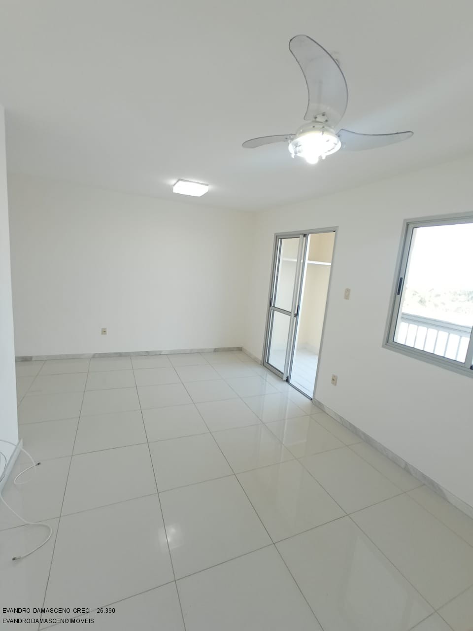 Apartamento à venda com 2 quartos, 62m² - Foto 4