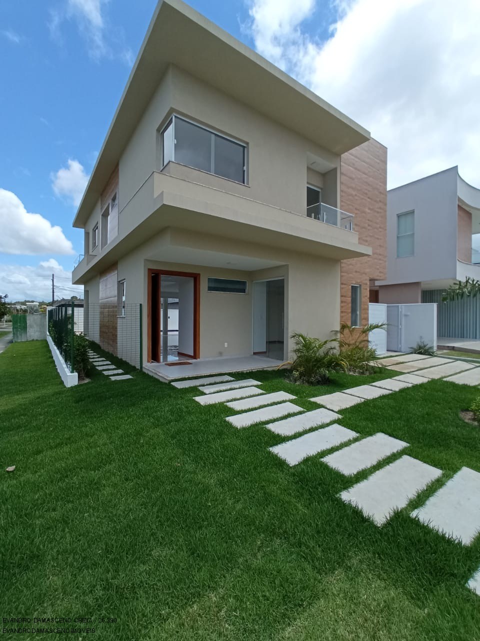 Casa à venda com 4 quartos, 220m² - Foto 3