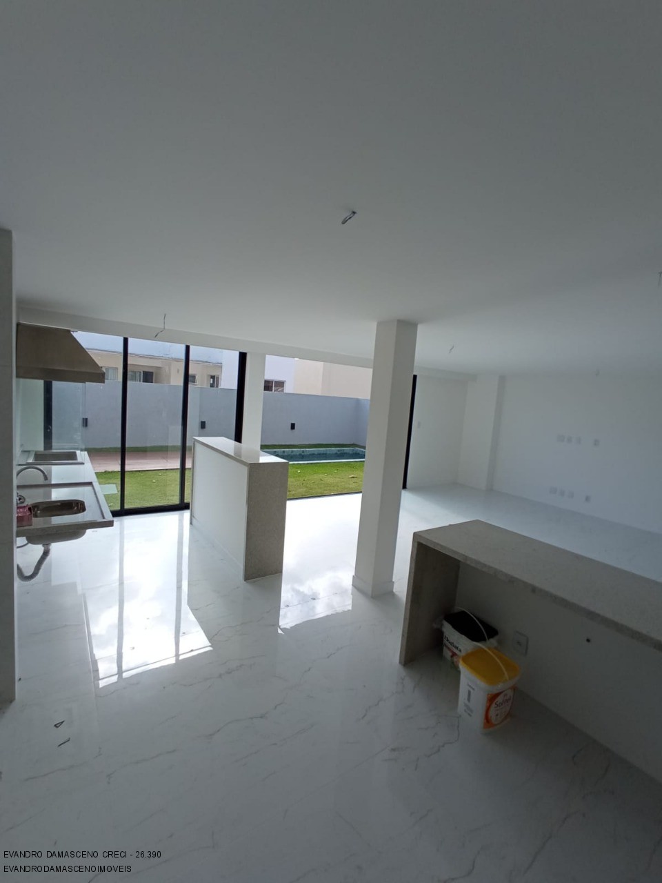 Casa à venda com 4 quartos, 250m² - Foto 14