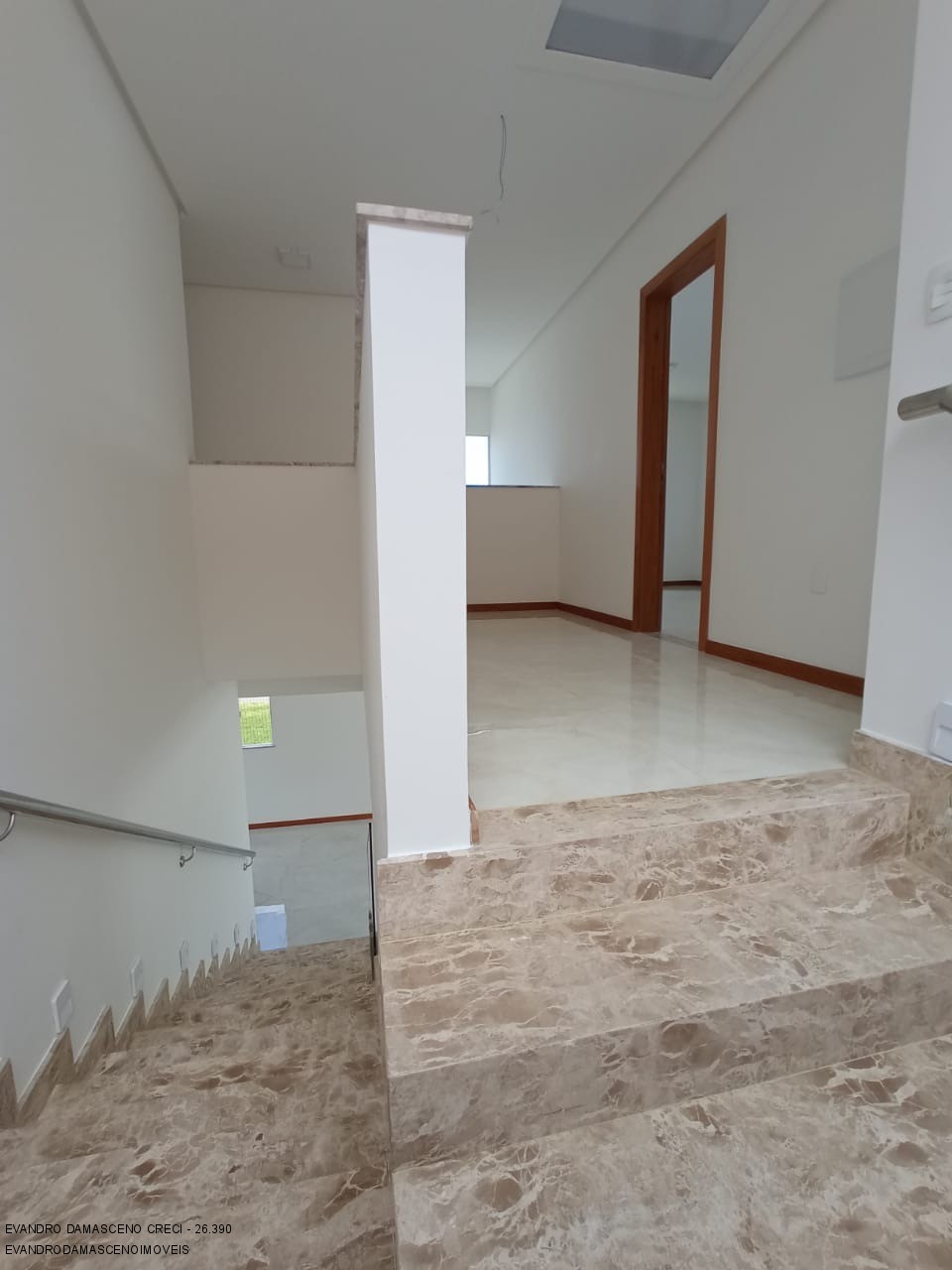 Casa à venda com 4 quartos, 220m² - Foto 8