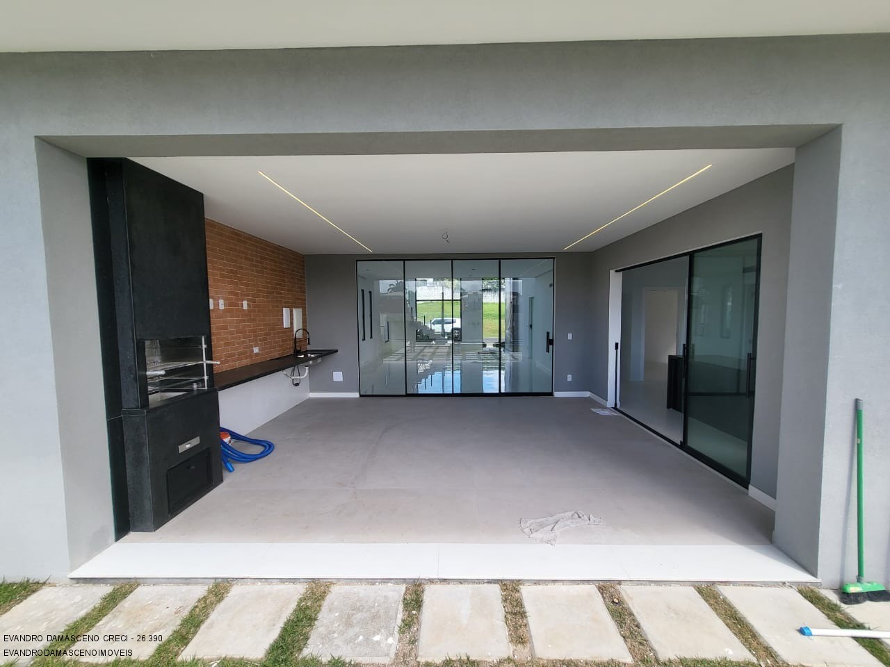 Casa à venda com 4 quartos, 267m² - Foto 7