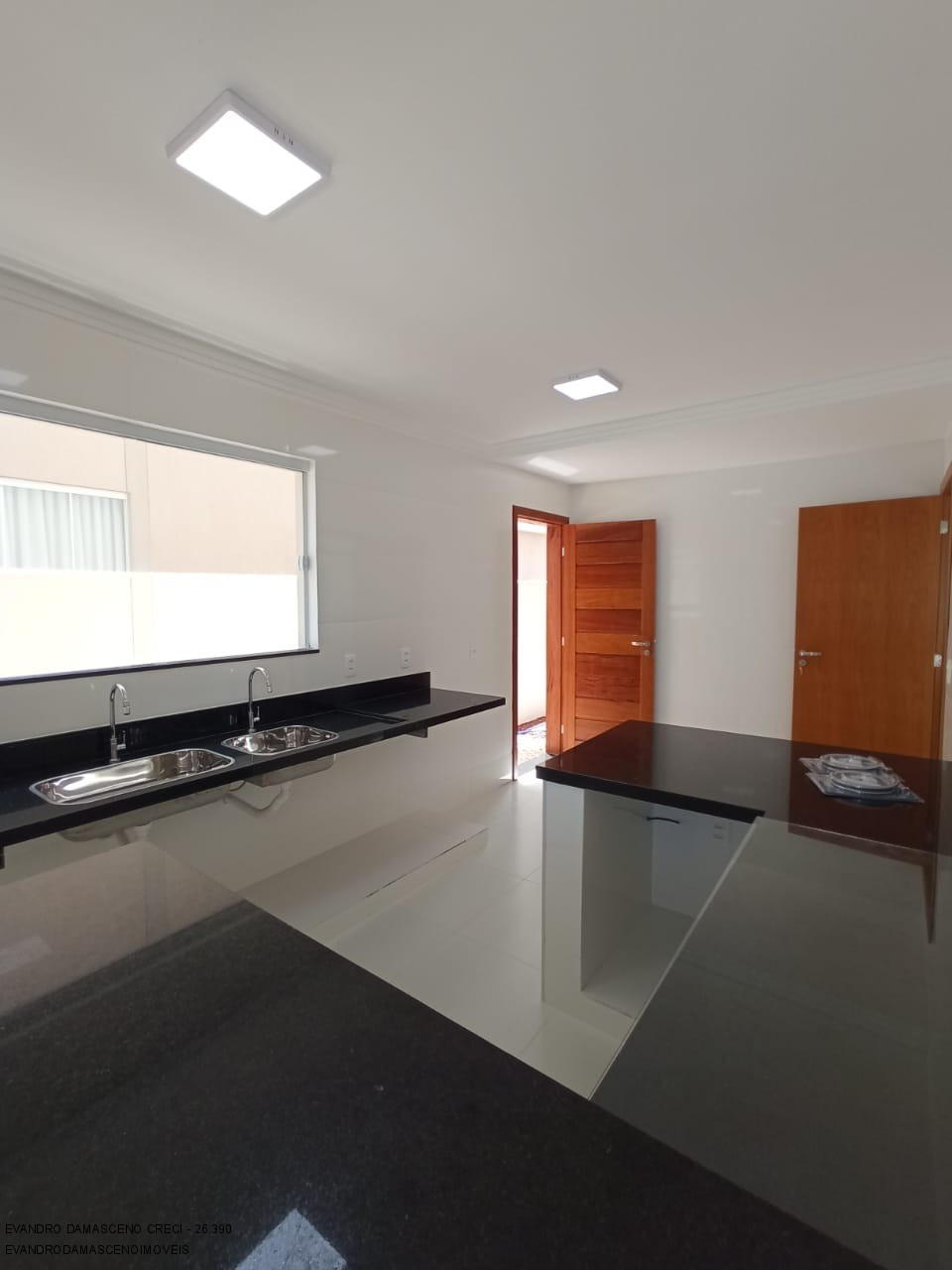 Casa à venda com 4 quartos, 220m² - Foto 6