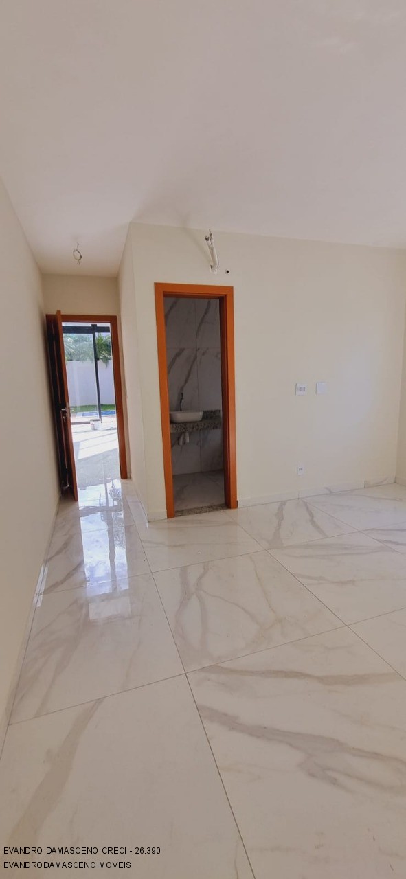 Casa à venda com 4 quartos, 30m² - Foto 14