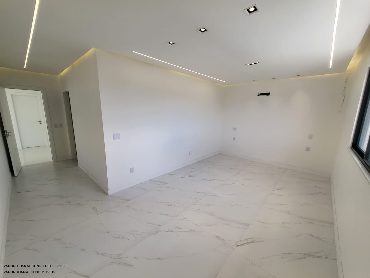 Casa à venda com 4 quartos, 267m² - Foto 15