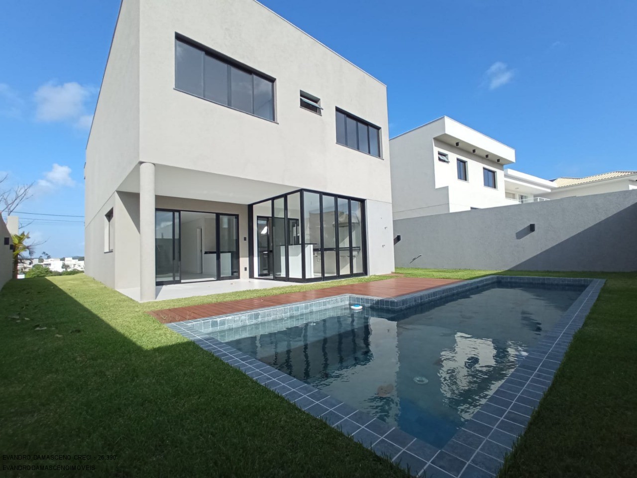 Casa à venda com 4 quartos, 280m² - Foto 10