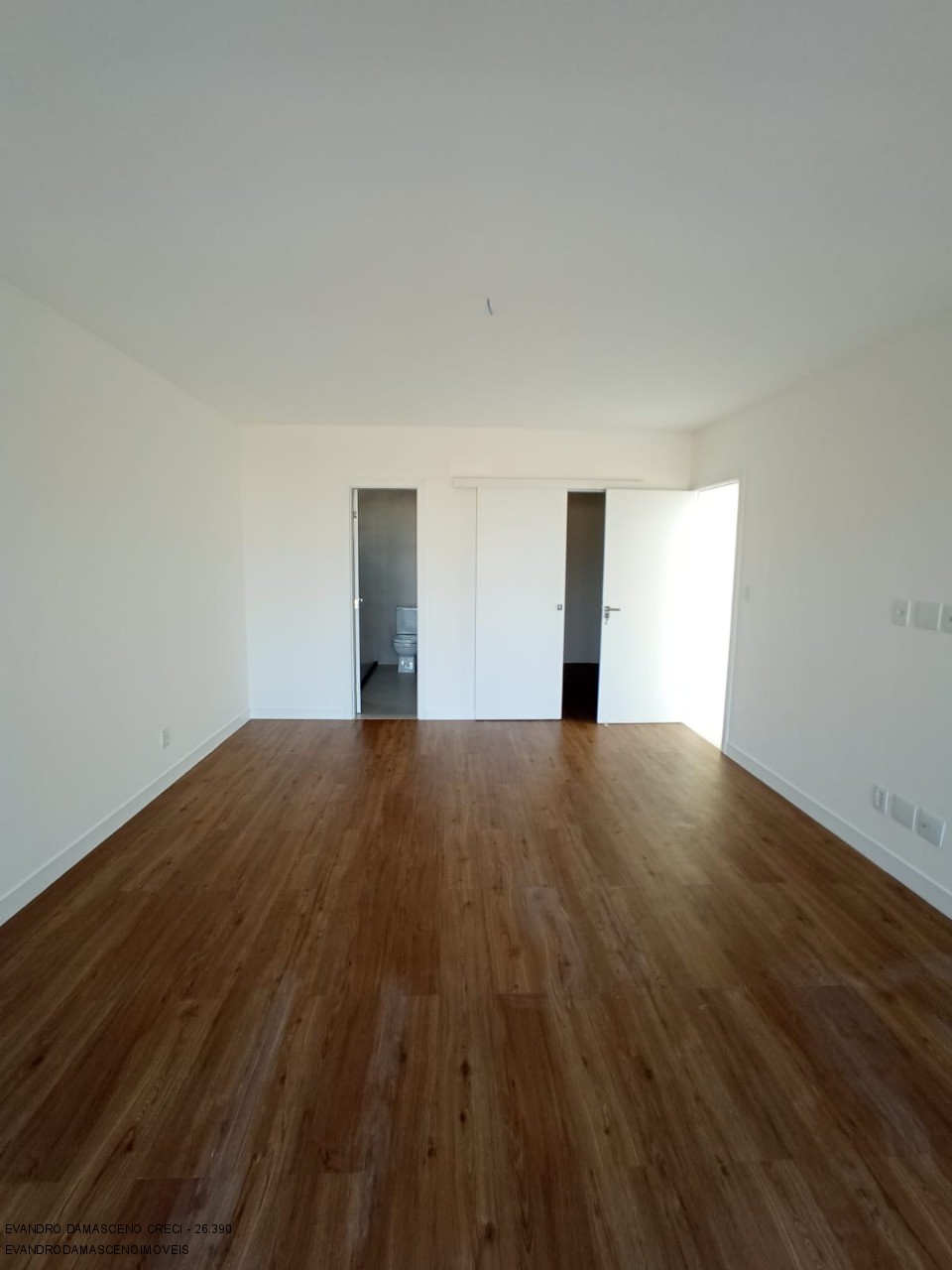 Casa à venda com 4 quartos, 280m² - Foto 11