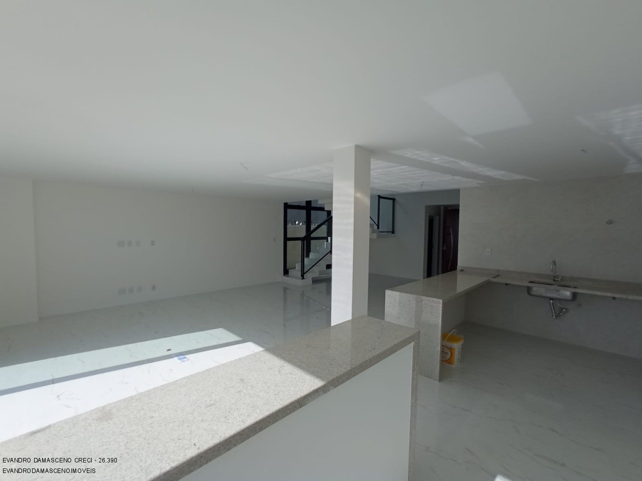 Casa à venda com 4 quartos, 250m² - Foto 7