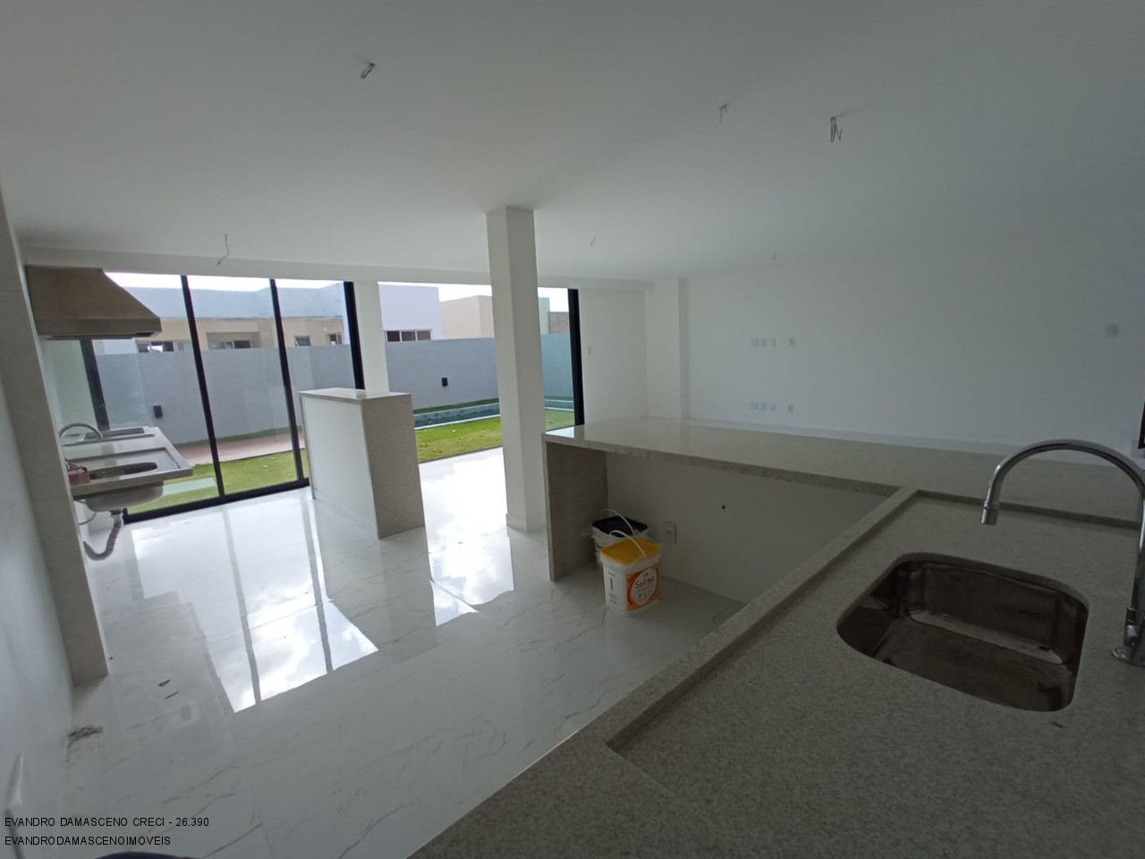 Casa à venda com 4 quartos, 250m² - Foto 6