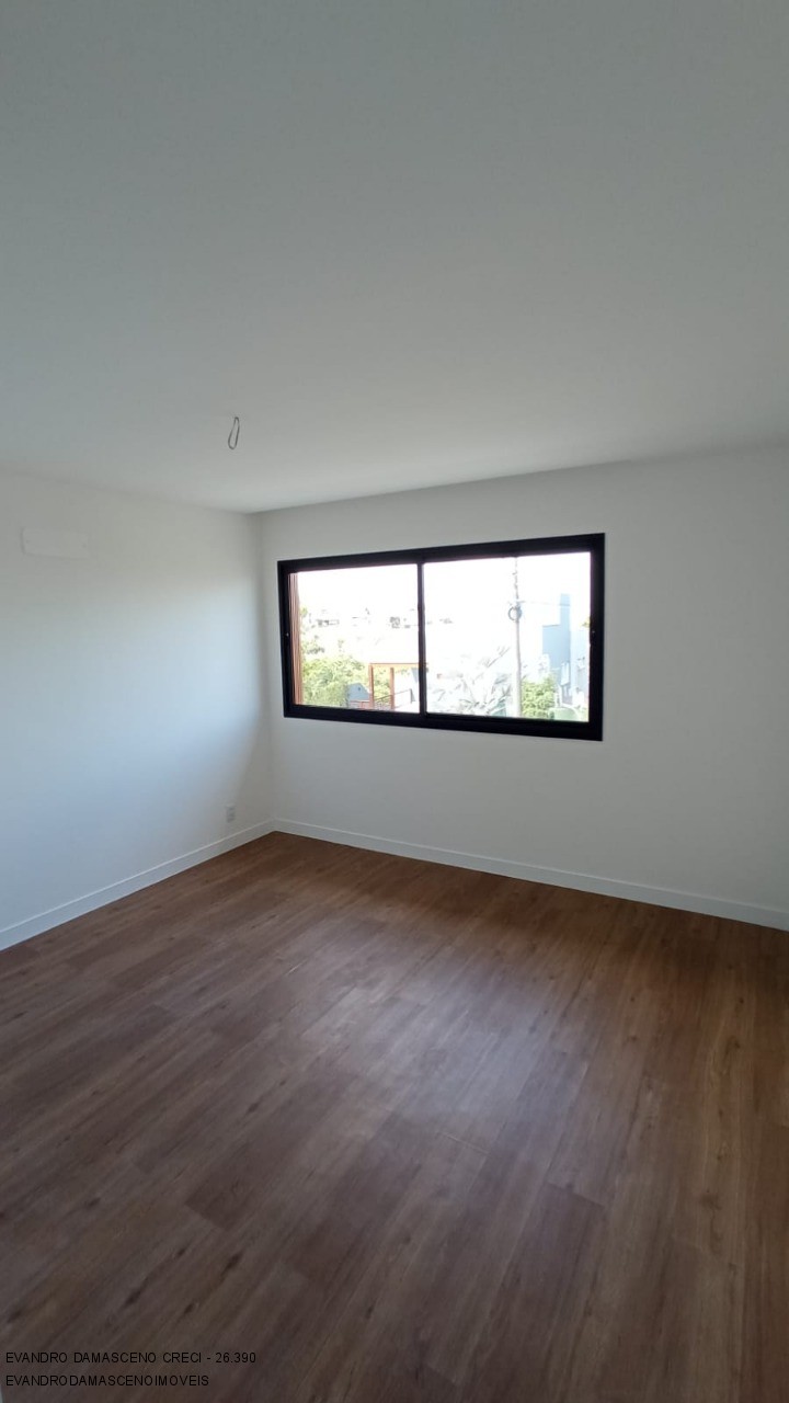 Casa à venda com 4 quartos, 250m² - Foto 18