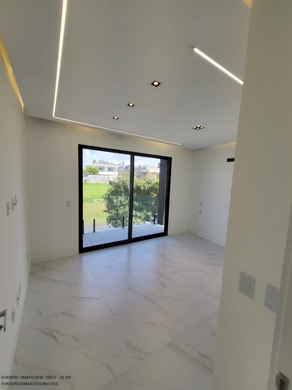 Casa à venda com 4 quartos, 267m² - Foto 18