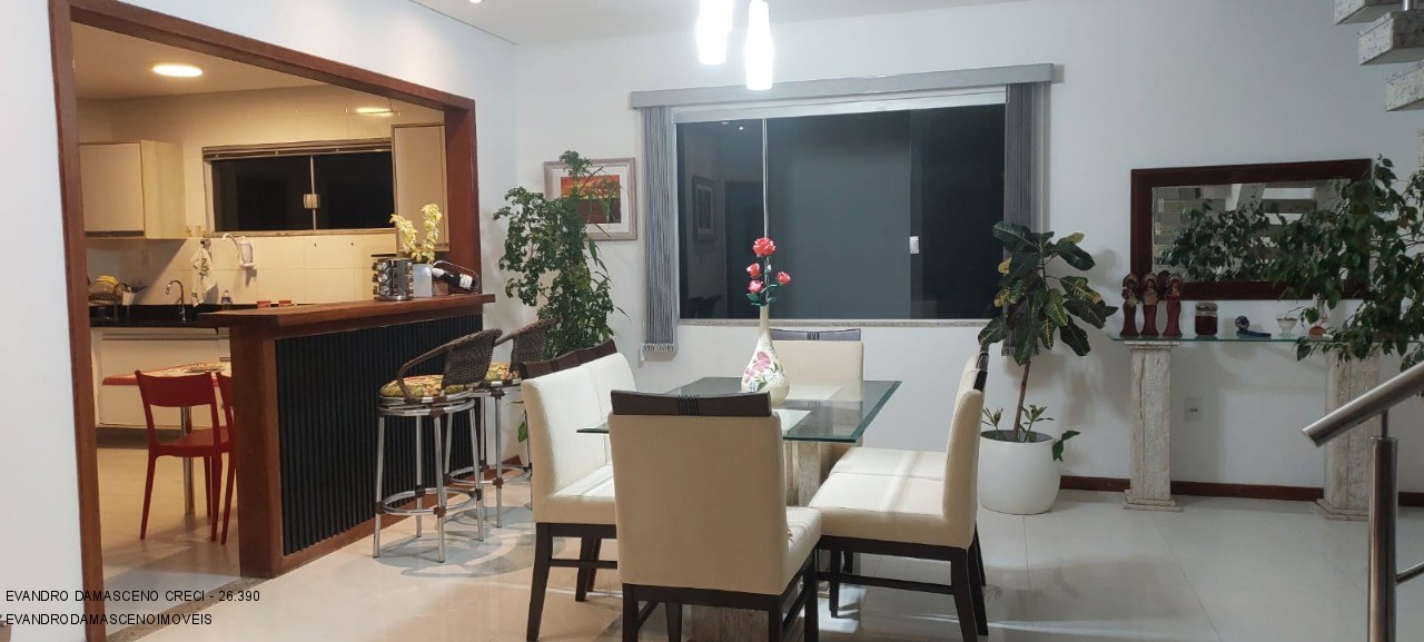 Casa, 4 quartos, 290 m² - Foto 2