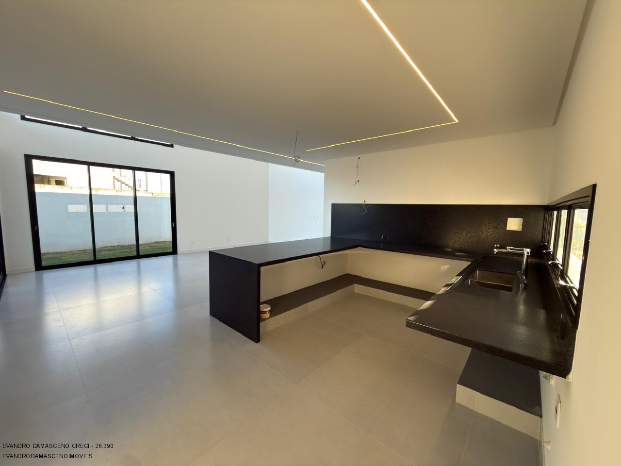 Casa, 4 quartos, 312 m² - Foto 2