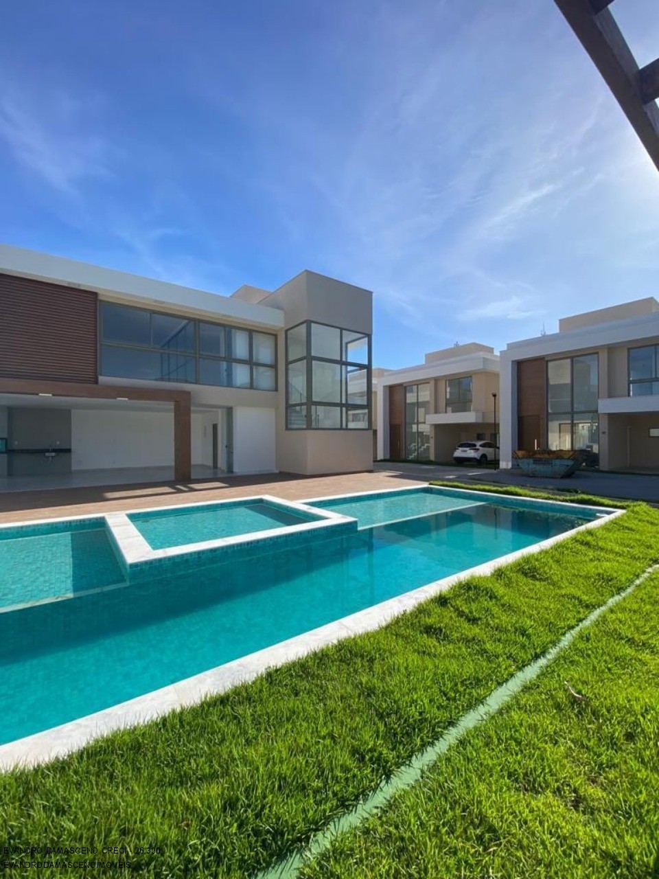 Casa, 4 quartos, 151 m² - Foto 1