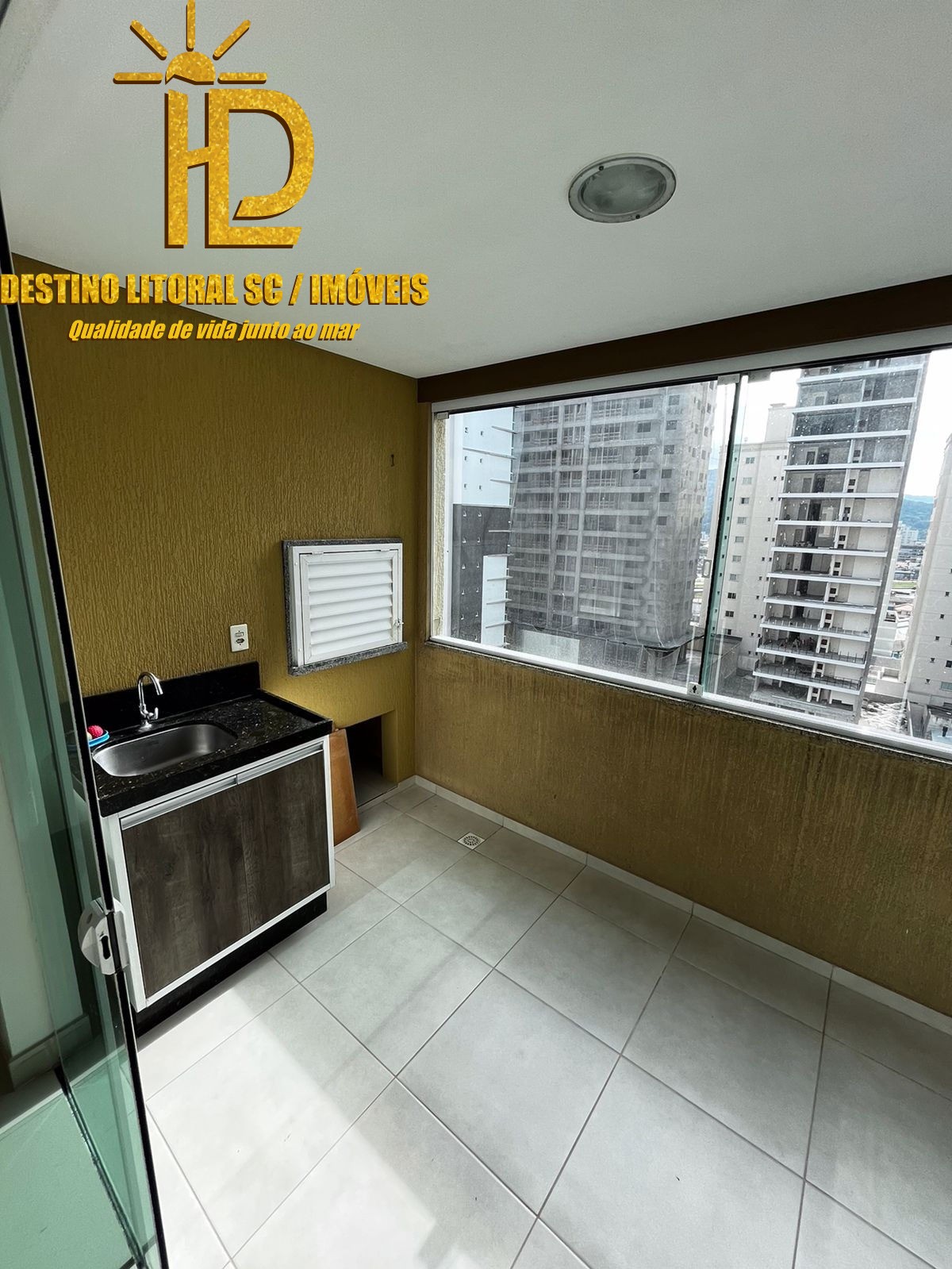 APARTAMENTO RESIDENCIAL em ITAPEMA - SC, Meia praia