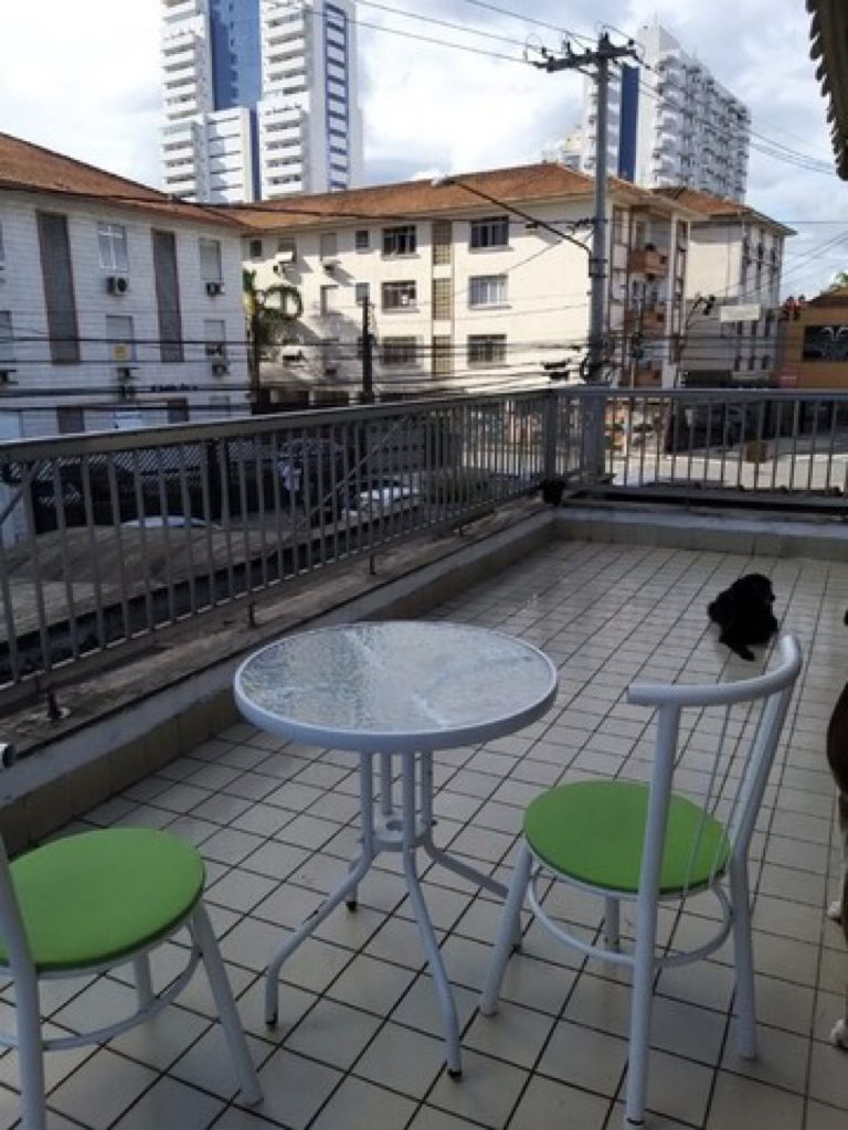 Casa clássica linda e espaçosa, ideal para família com filhos que amam animais de estimação - Boqueirão - Santos/SP