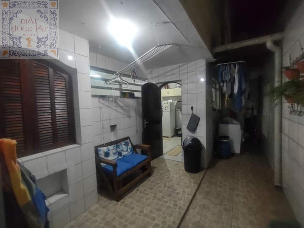 Apartamento no térreo amplo com quintal e com varanda, localizado no bairro nobre queridinho da cidade. - Gonzaga - Santos/SP