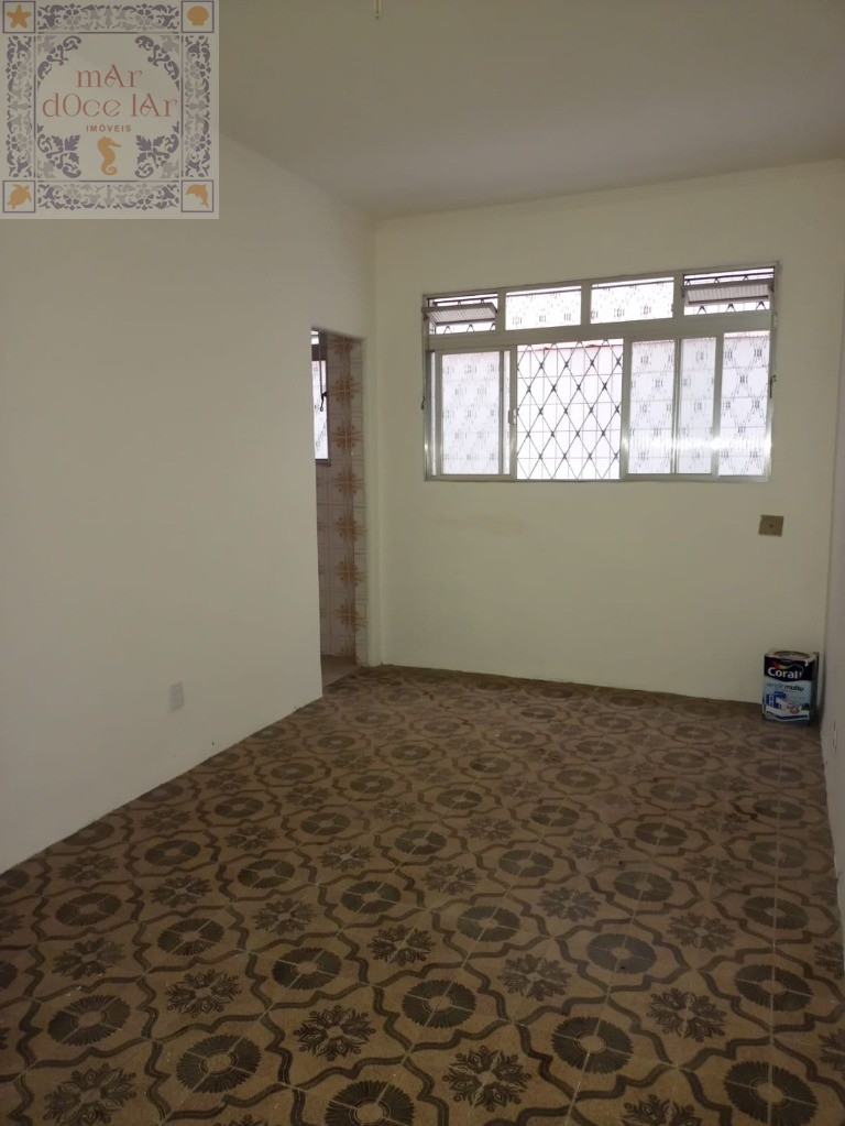 Apartamento térreo com 1 dormitório, 51 m2 em boa localização no bairro do Macuco, Santos-SP