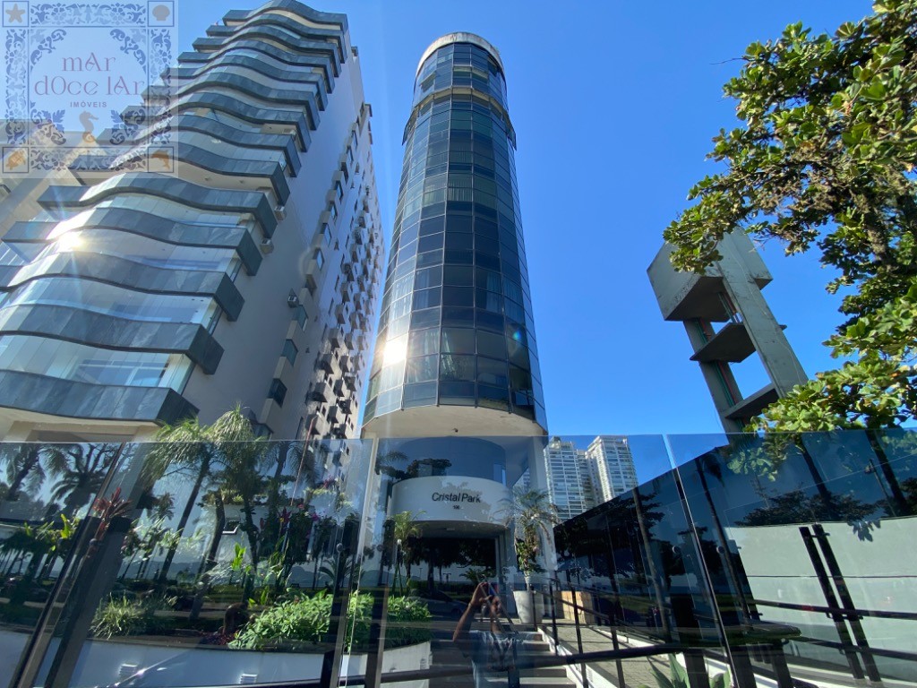 Venda Apartamento Santos SP - mAr dOce lAr no edifício Cristal Park em frente à praia da Aparecida com vista livre e vaga o ano todo.