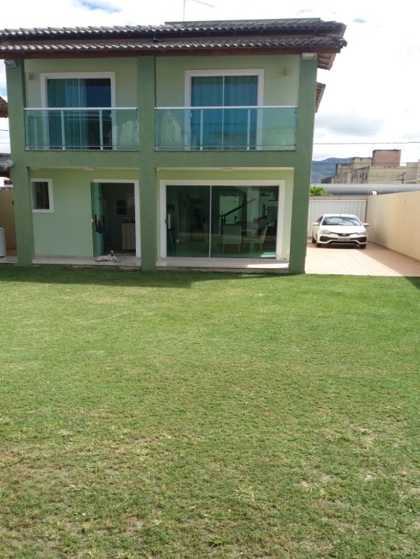 Casa à venda com 3 quartos, 205m² - Foto 1