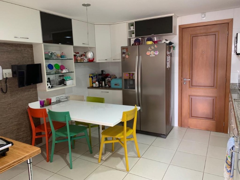 Apartamento à venda com 4 quartos, 184m² - Foto 12