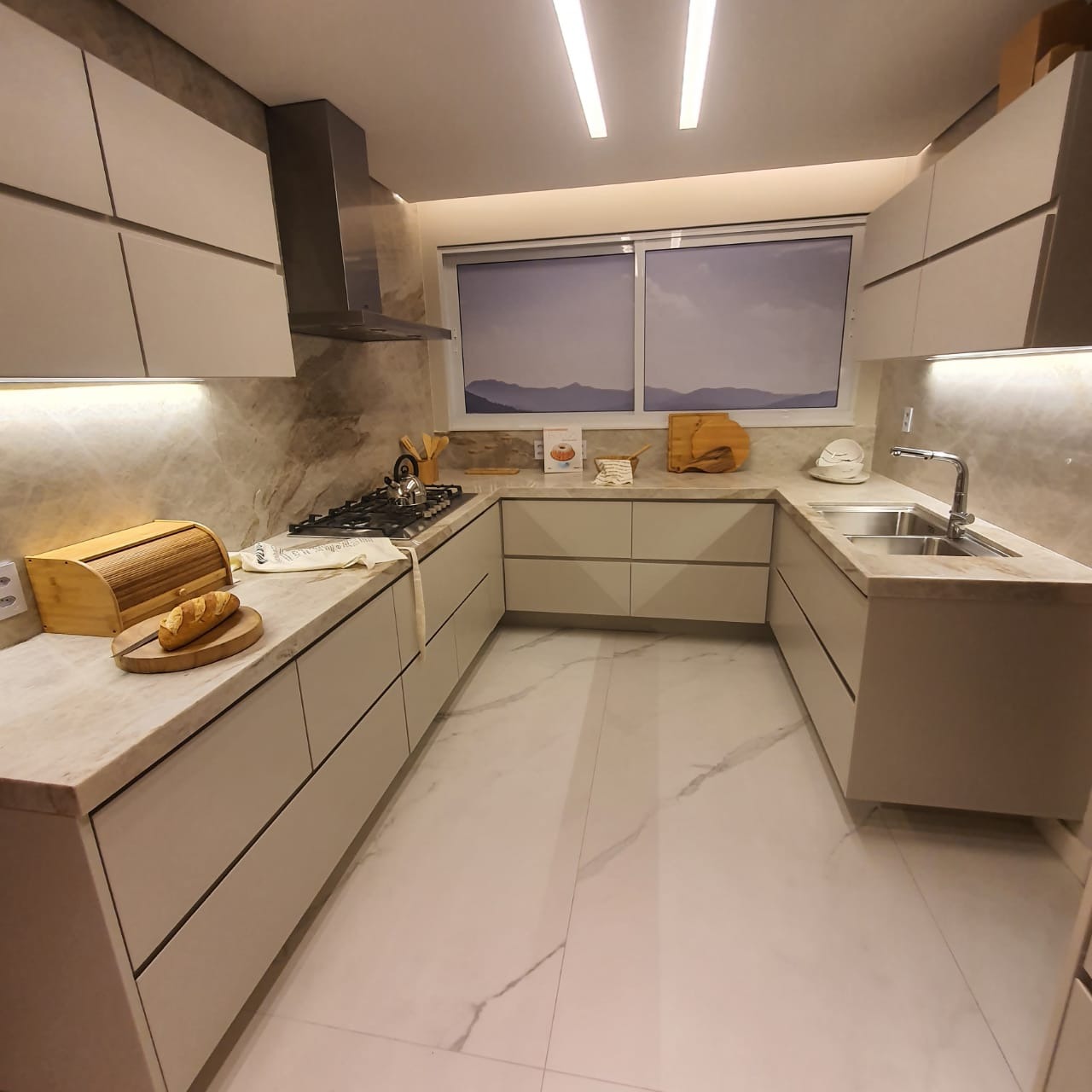 Apartamento à venda com 3 quartos, 162m² - Foto 8