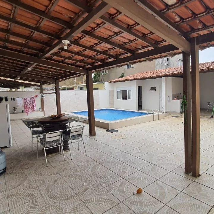 Casa à venda com 3 quartos, 205m² - Foto 2