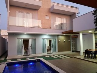 Casa à venda com 3 quartos, 280m² - Foto 1