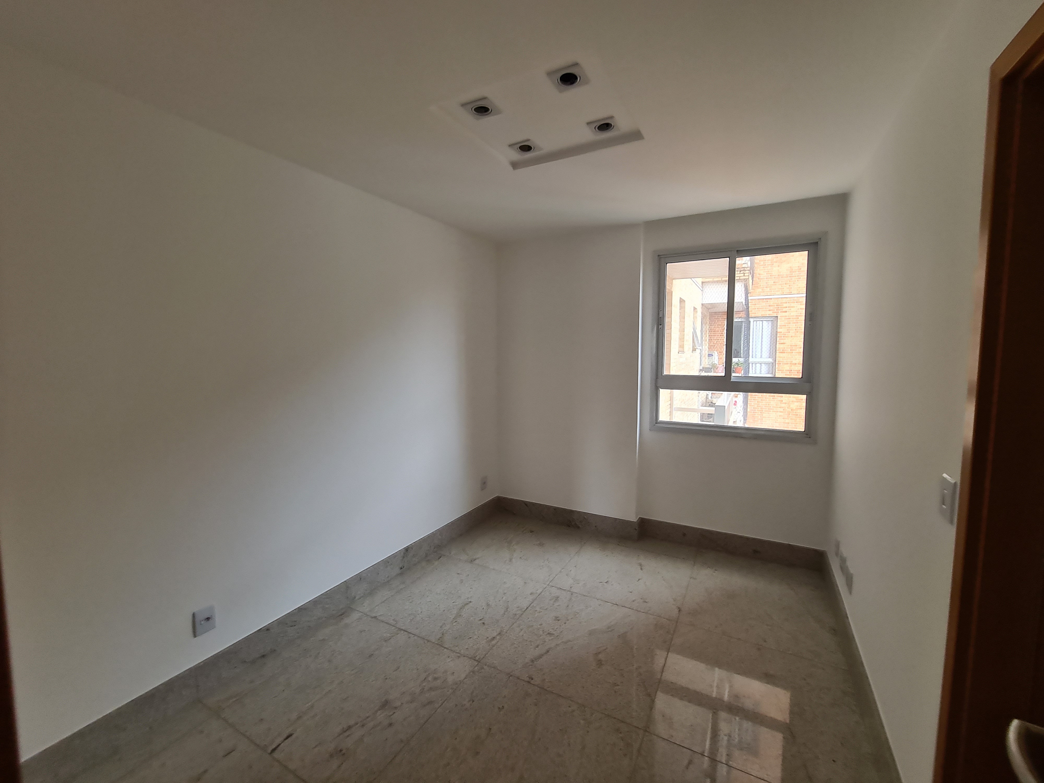 Apartamento à venda com 4 quartos, 141m² - Foto 10