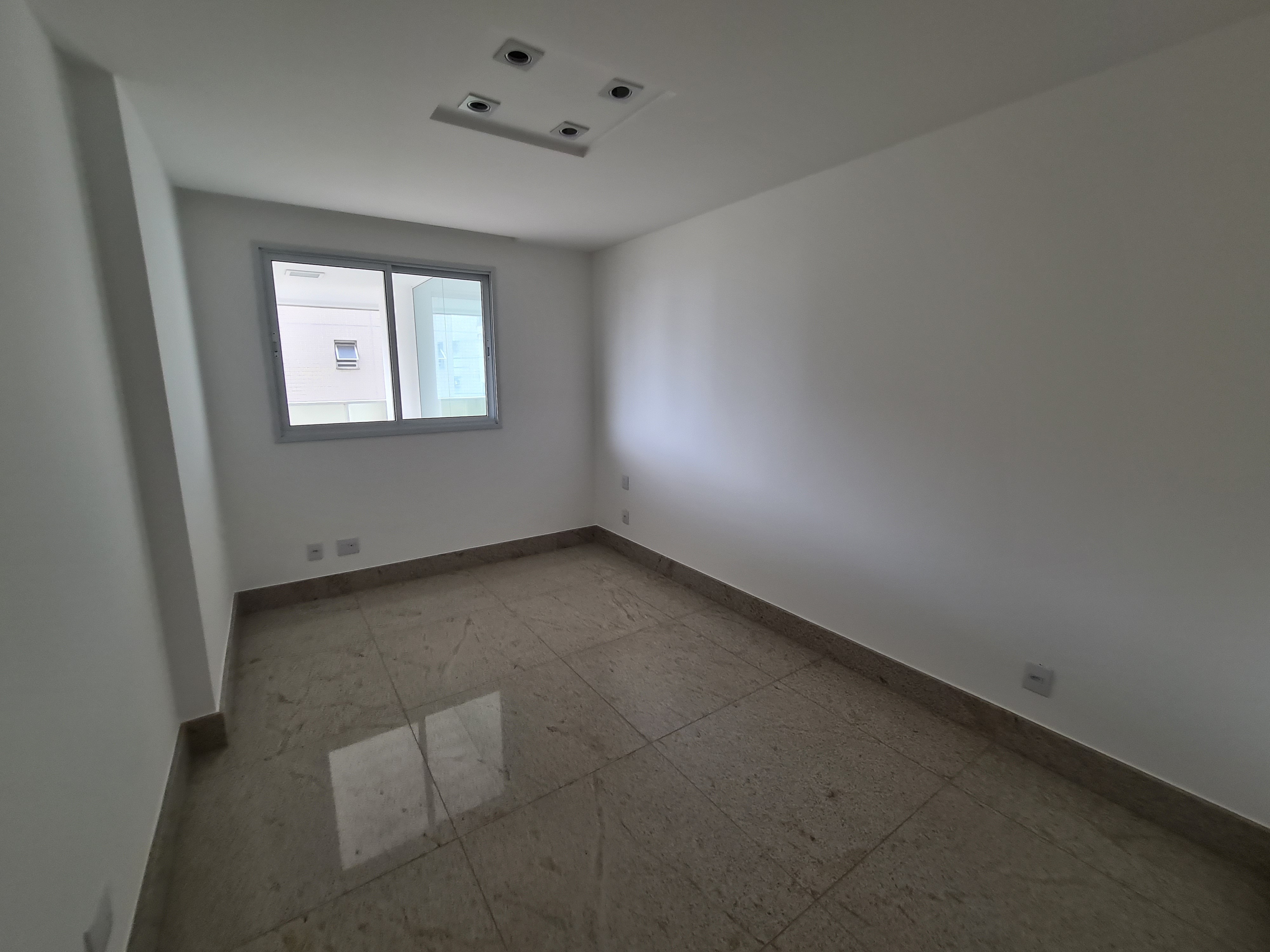 Apartamento à venda com 4 quartos, 141m² - Foto 11